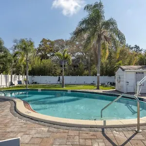  Apartment Refurbished Studio With Pool And Parking United States