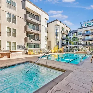  Apartment Mdr Luxury Pool, Gym, Parking, Jacuzzi. United States